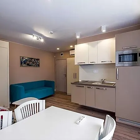 Caro Hotel Warna