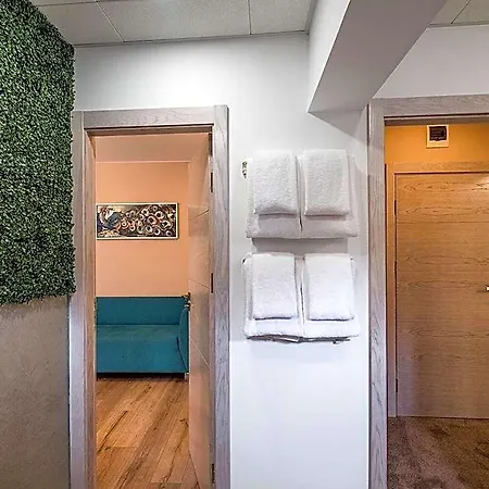 Caro Hotel